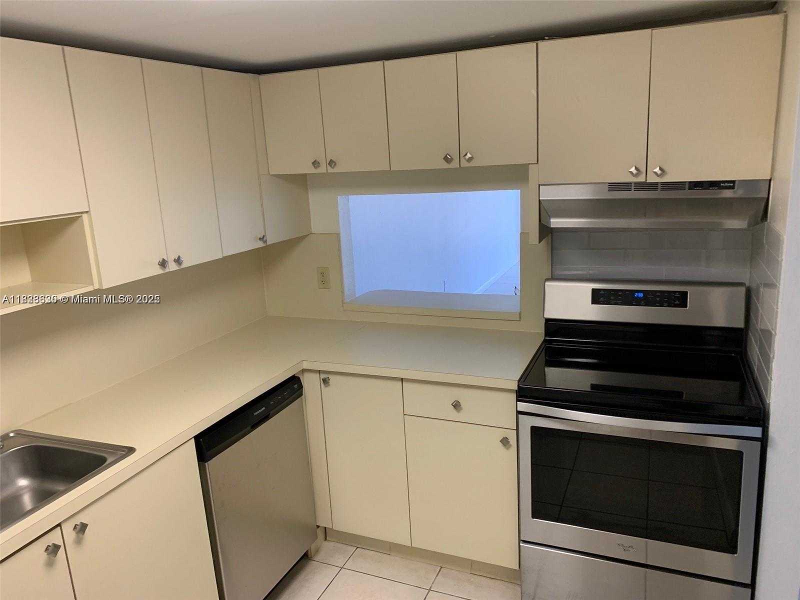 Small Image of 9970 SOUTH WEST 88TH ST #914-9, Miami Number 4
