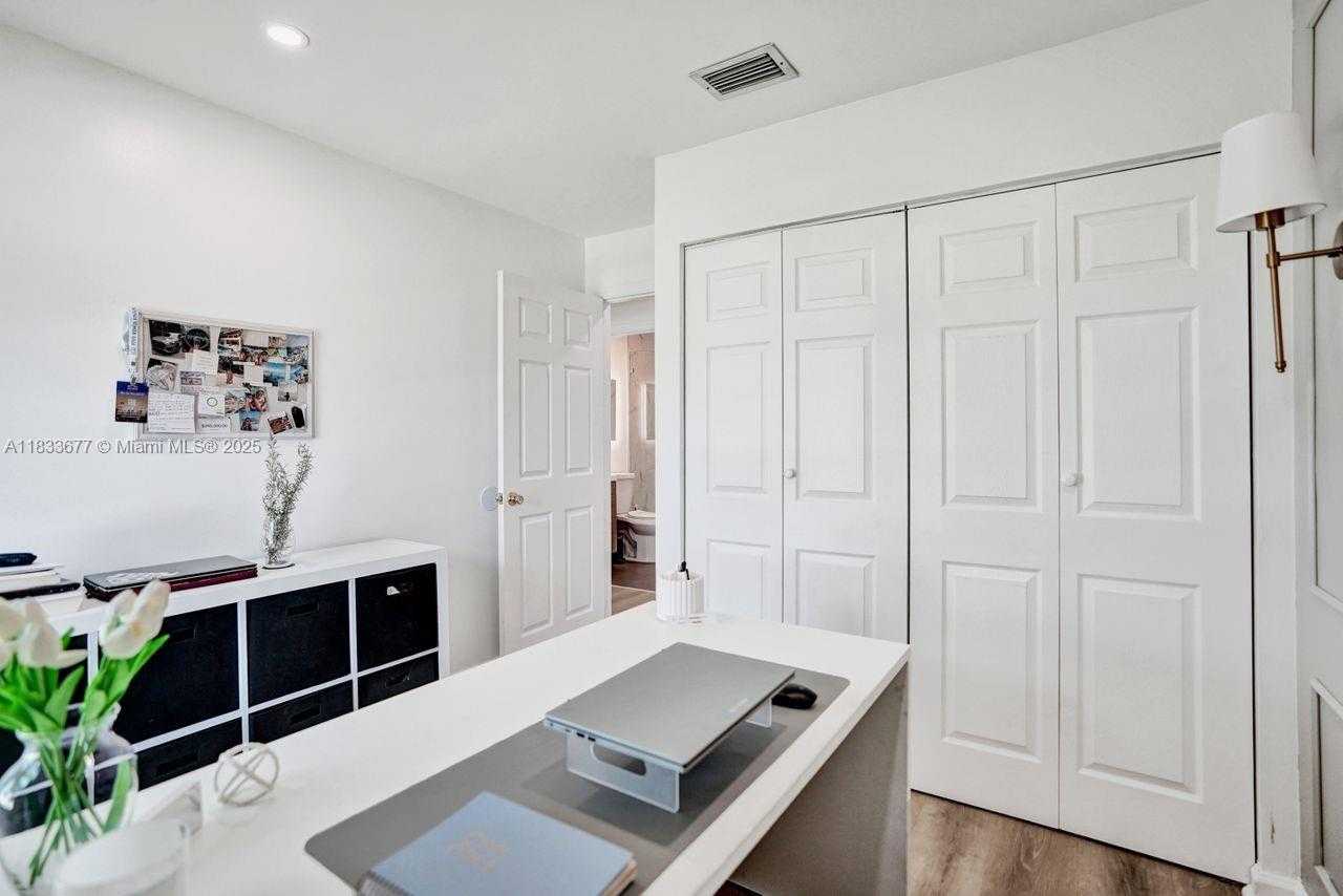 Small Image of 18998 CLOUD LAKE CIR, Boca Raton Number 37