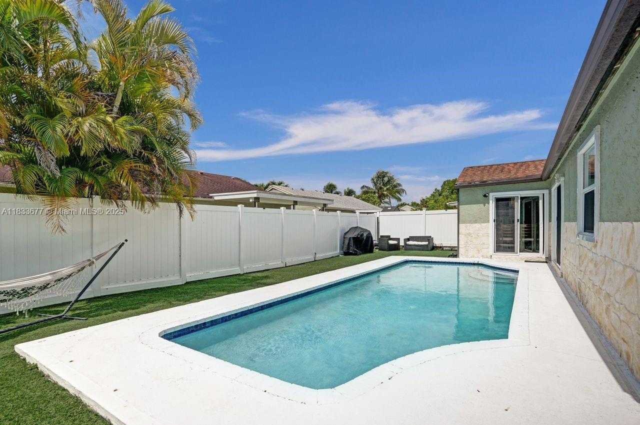 Small Image of 18998 CLOUD LAKE CIR, Boca Raton Number 66