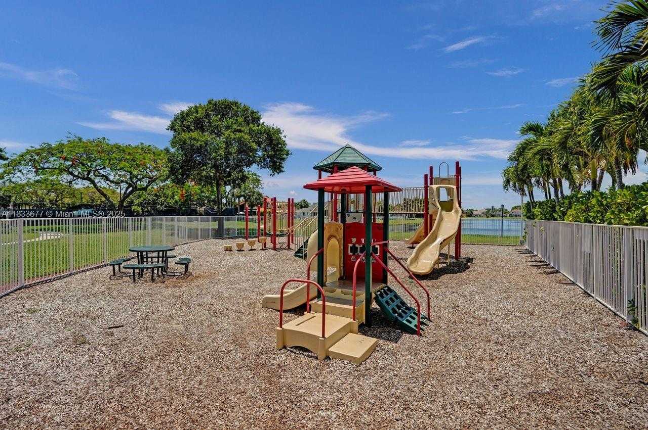 Small Image of 18998 CLOUD LAKE CIR, Boca Raton Number 82