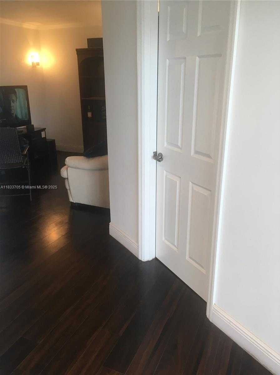 Small Image of 1750 NORTH EAST 115TH ST #608, Miami Number 6