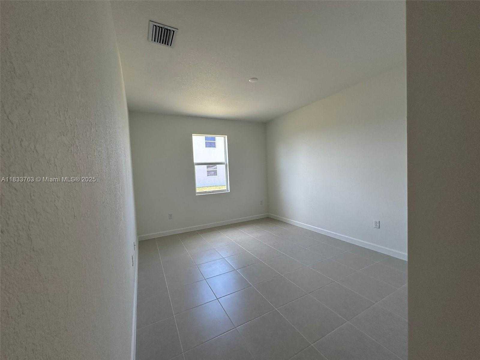 Small Image of 13249 SW 189 TERR, Miami Number 17