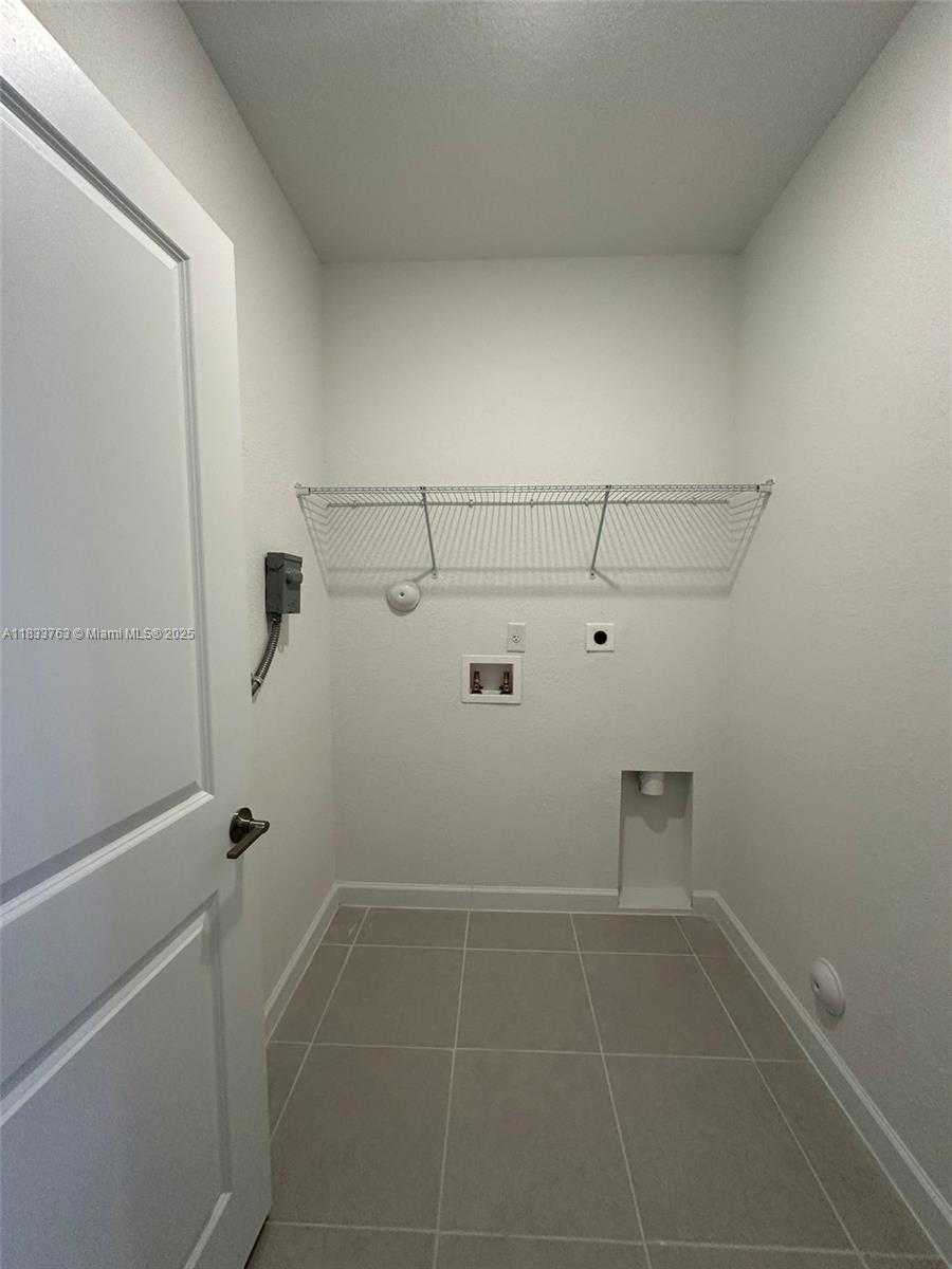 Small Image of 13249 SW 189 TERR, Miami Number 18