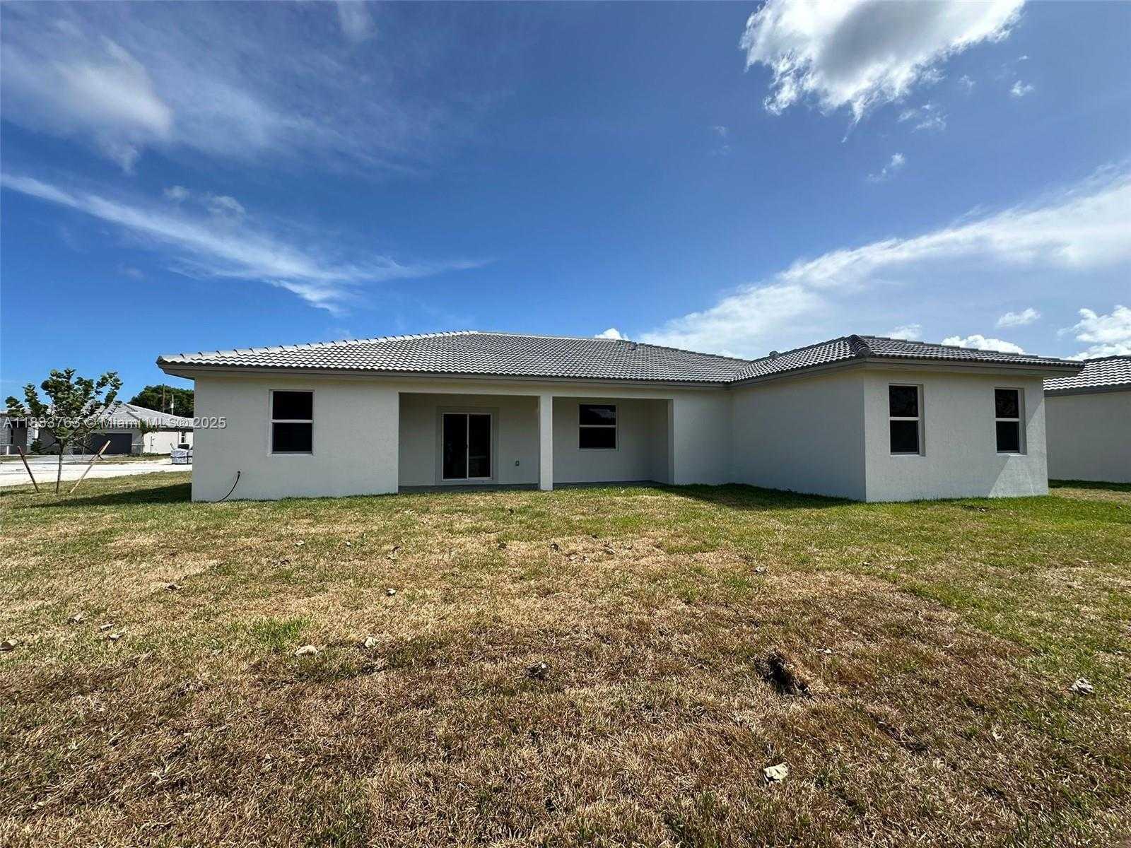Small Image of 13249 SW 189 TERR, Miami Number 22