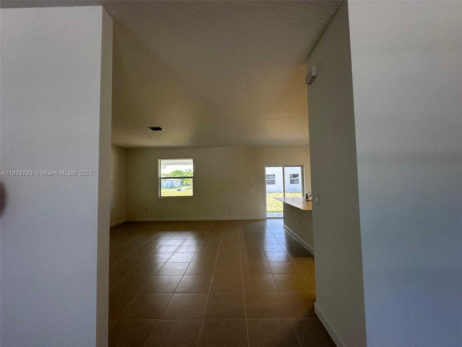 Small Image of 13249 SW 189 TERR, Miami Number 8