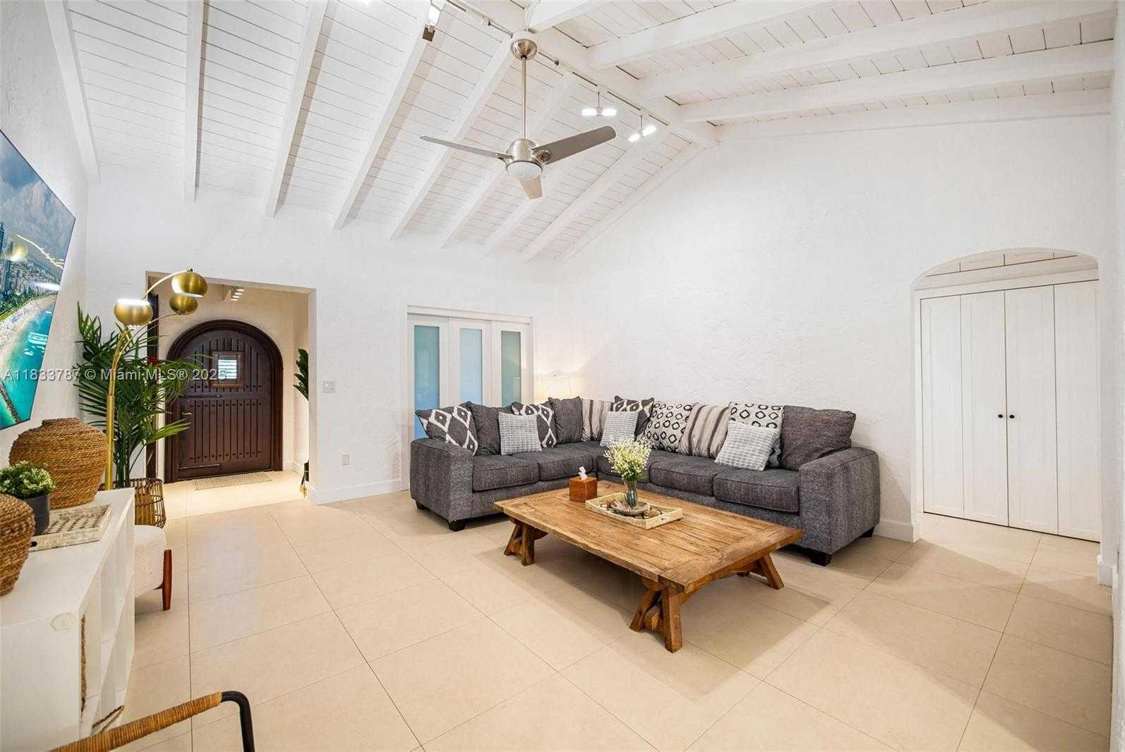 Small Image of 7701 NORTH EAST 8TH AVE, Miami Number 10
