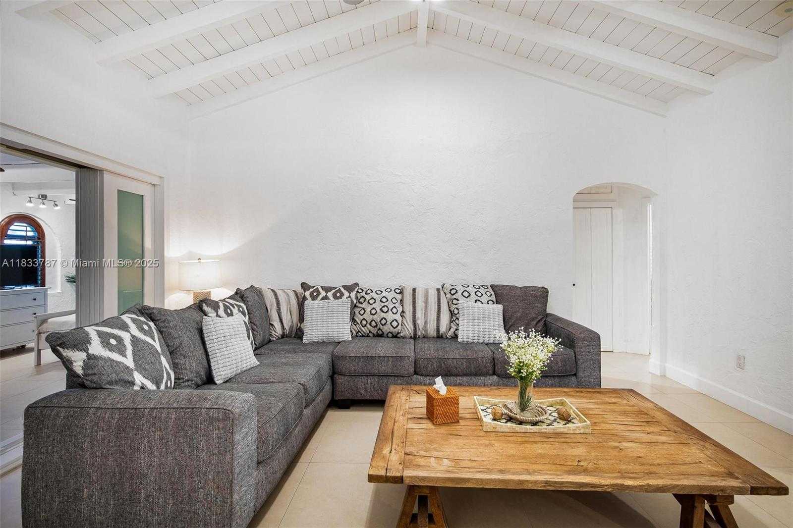 Small Image of 7701 NORTH EAST 8TH AVE, Miami Number 11