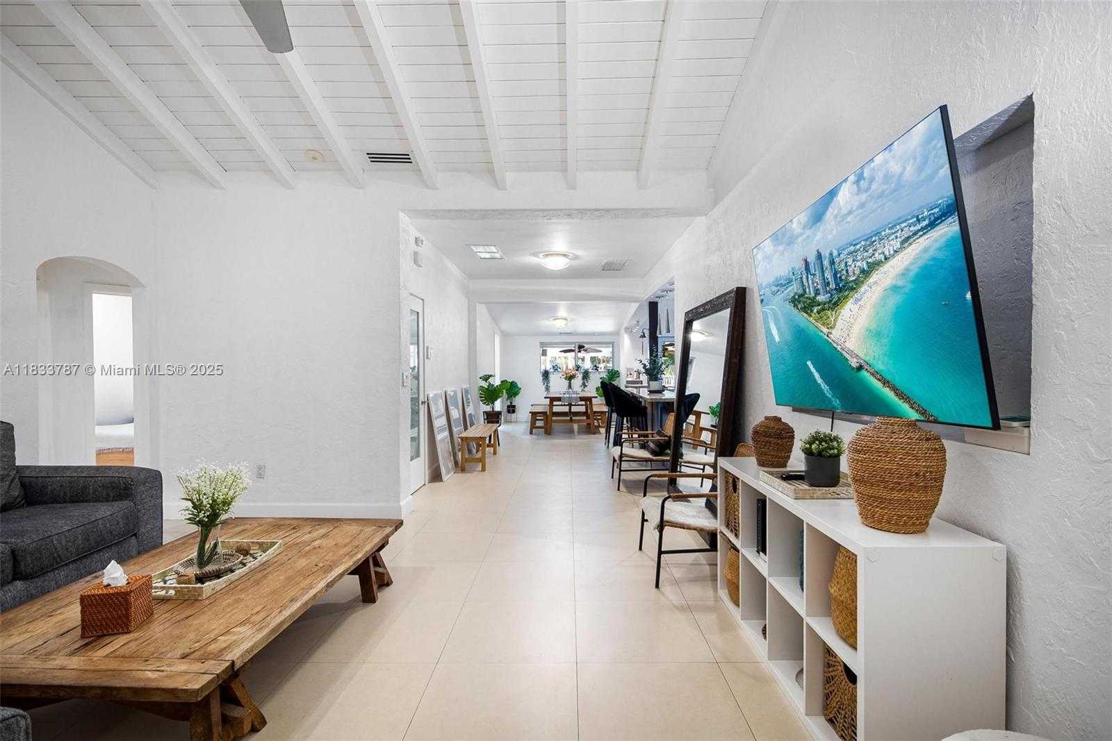 Small Image of 7701 NORTH EAST 8TH AVE, Miami Number 2