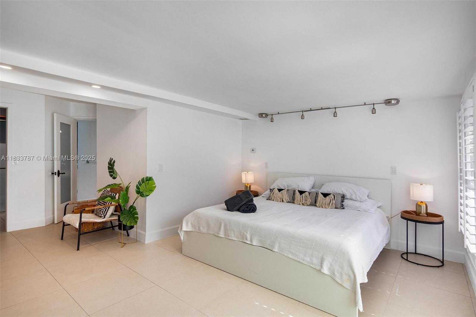 Small Image of 7701 NORTH EAST 8TH AVE, Miami Number 24