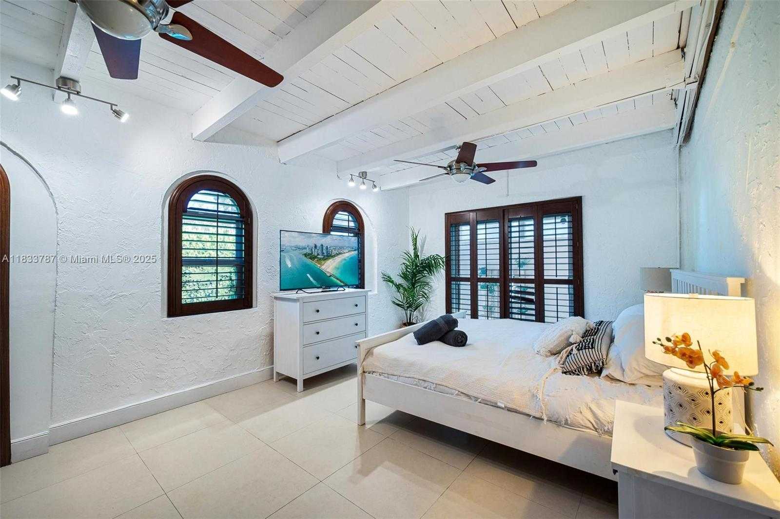 Small Image of 7701 NORTH EAST 8TH AVE, Miami Number 31