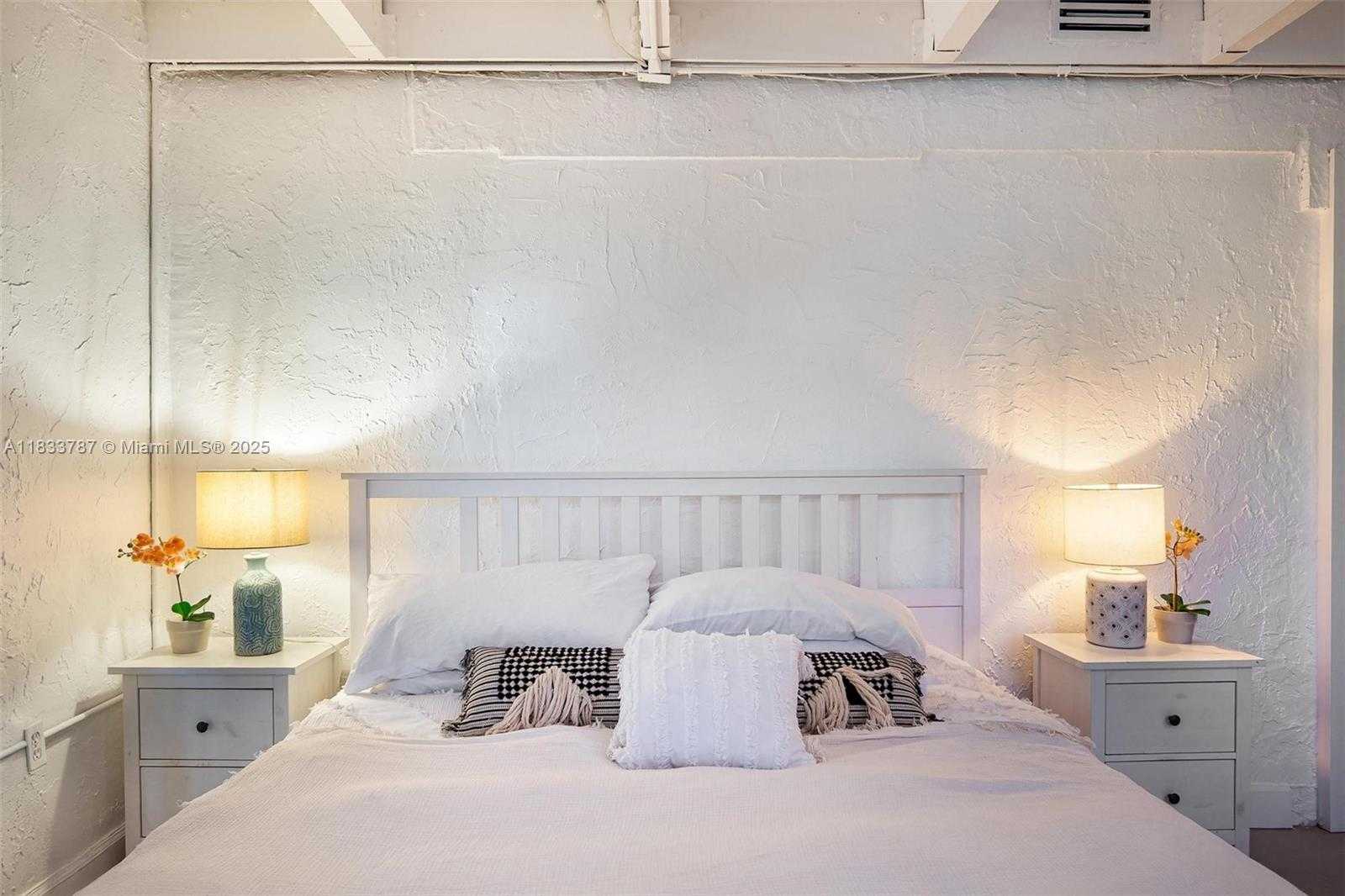 Small Image of 7701 NORTH EAST 8TH AVE, Miami Number 40