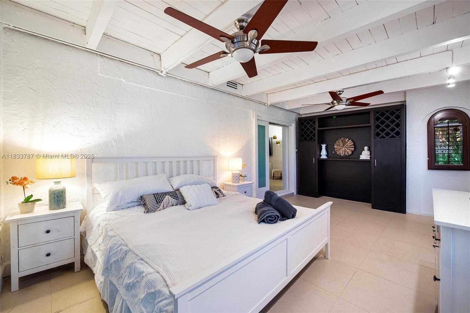 Small Image of 7701 NORTH EAST 8TH AVE, Miami Number 41