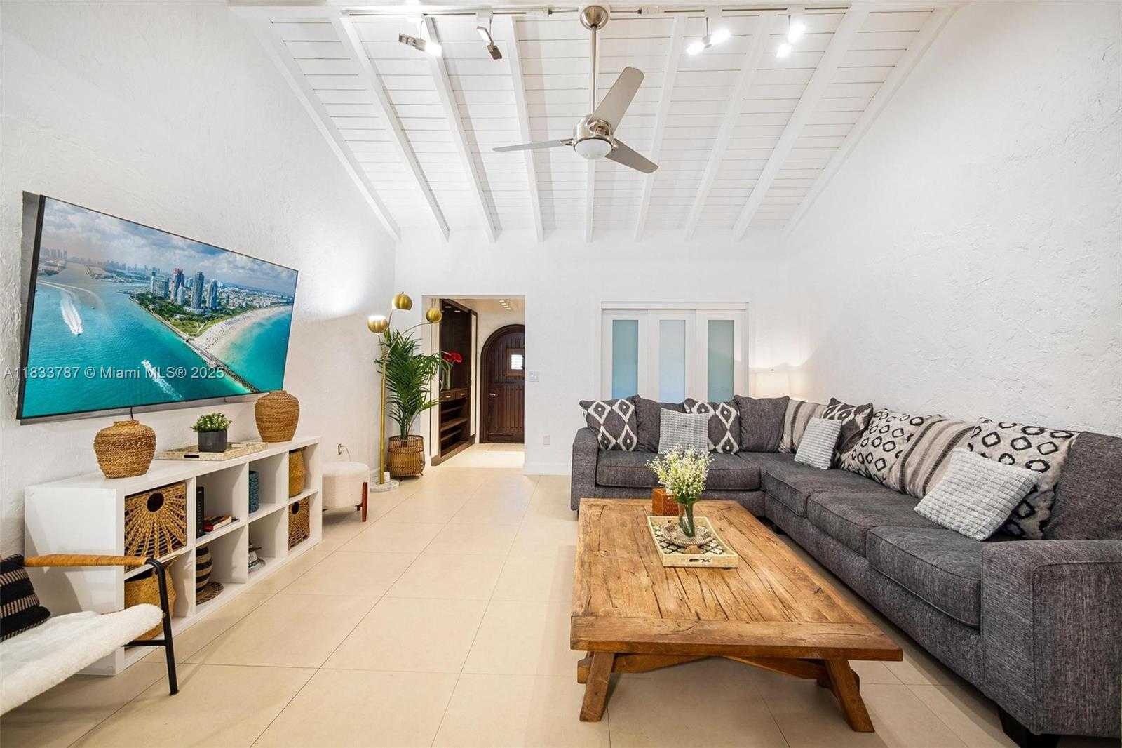 Small Image of 7701 NORTH EAST 8TH AVE, Miami Number 8