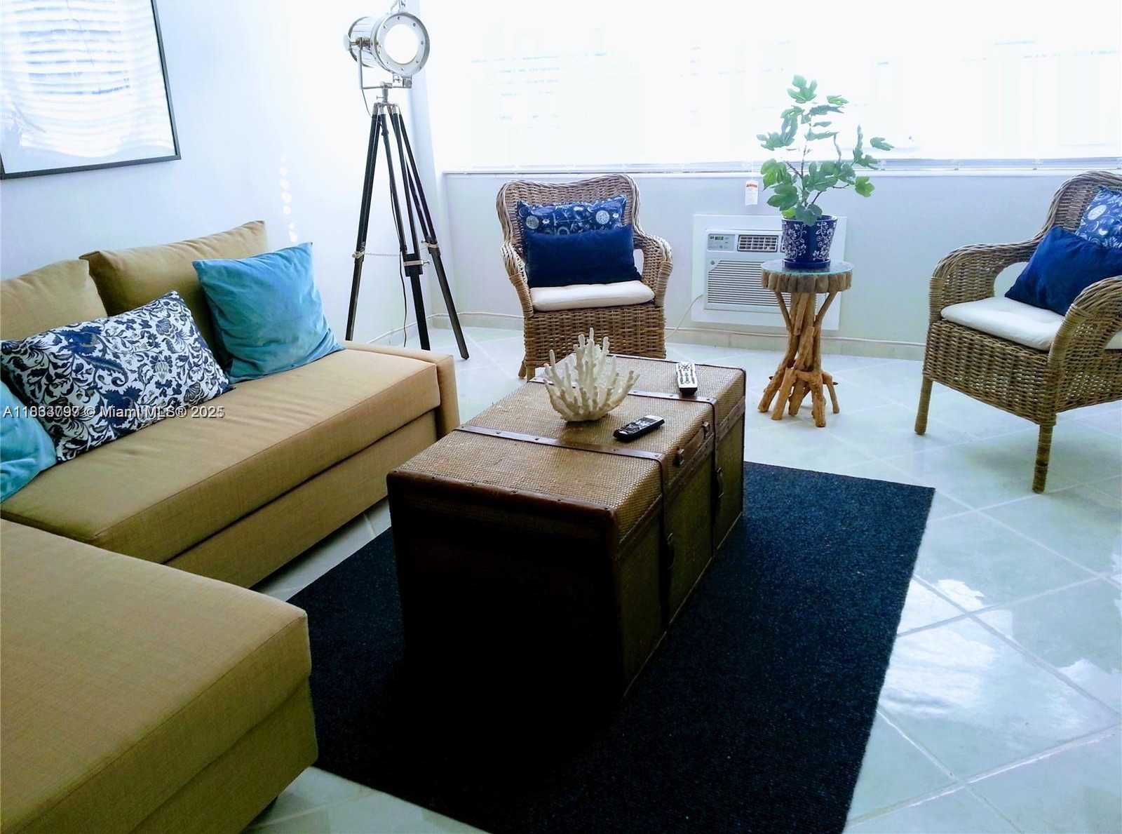 Small Image of 220 KINGS POINT DR #111, Sunny Isles Beach Number 12