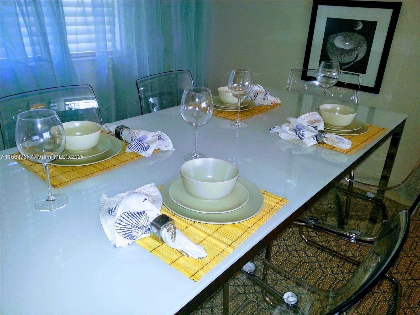 Small Image of 220 KINGS POINT DR #111, Sunny Isles Beach Number 13