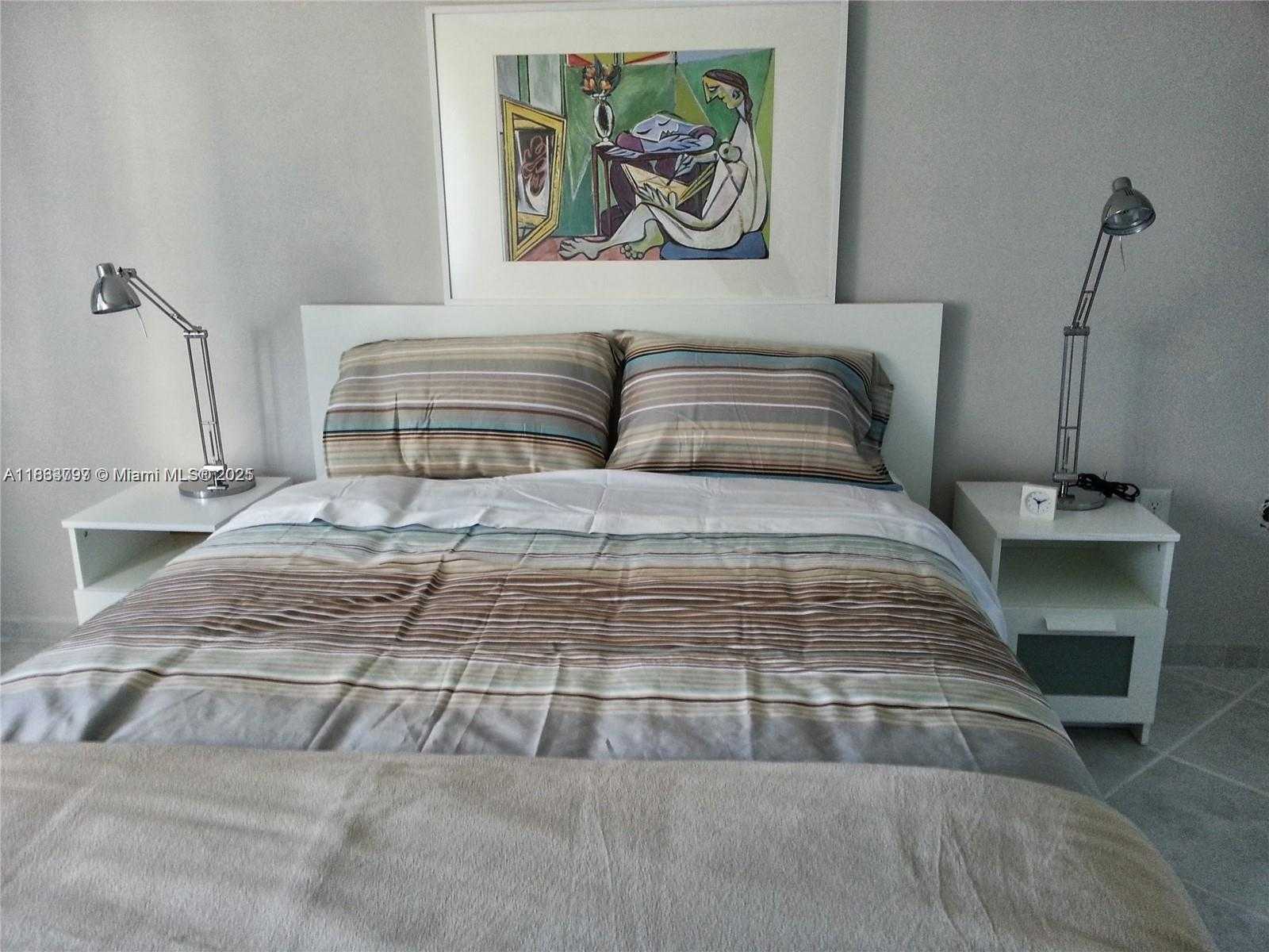 Small Image of 220 KINGS POINT DR #111, Sunny Isles Beach Number 18