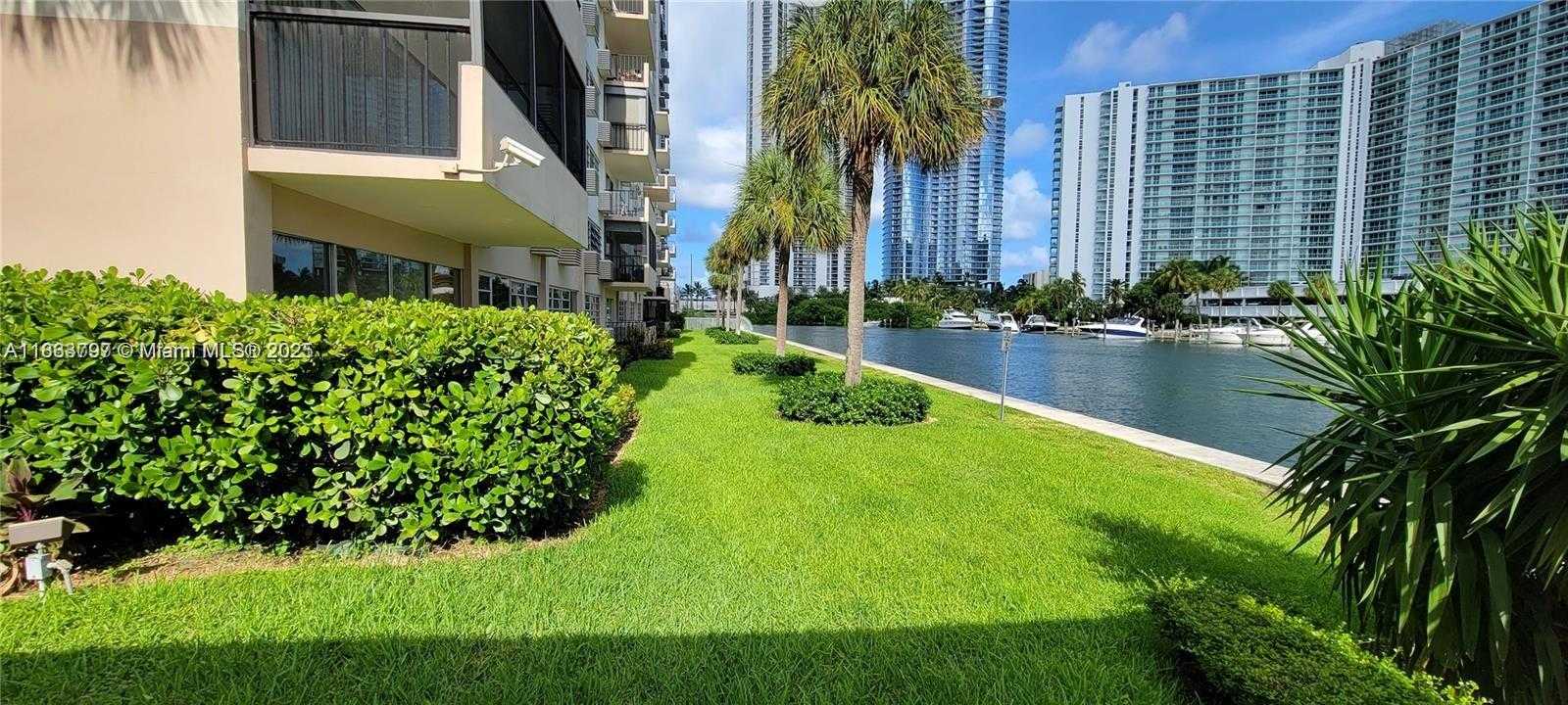 Small Image of 220 KINGS POINT DR #111, Sunny Isles Beach Number 2