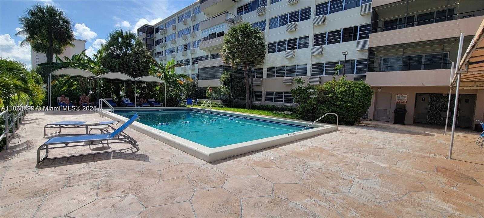 Small Image of 220 KINGS POINT DR #111, Sunny Isles Beach Number 4