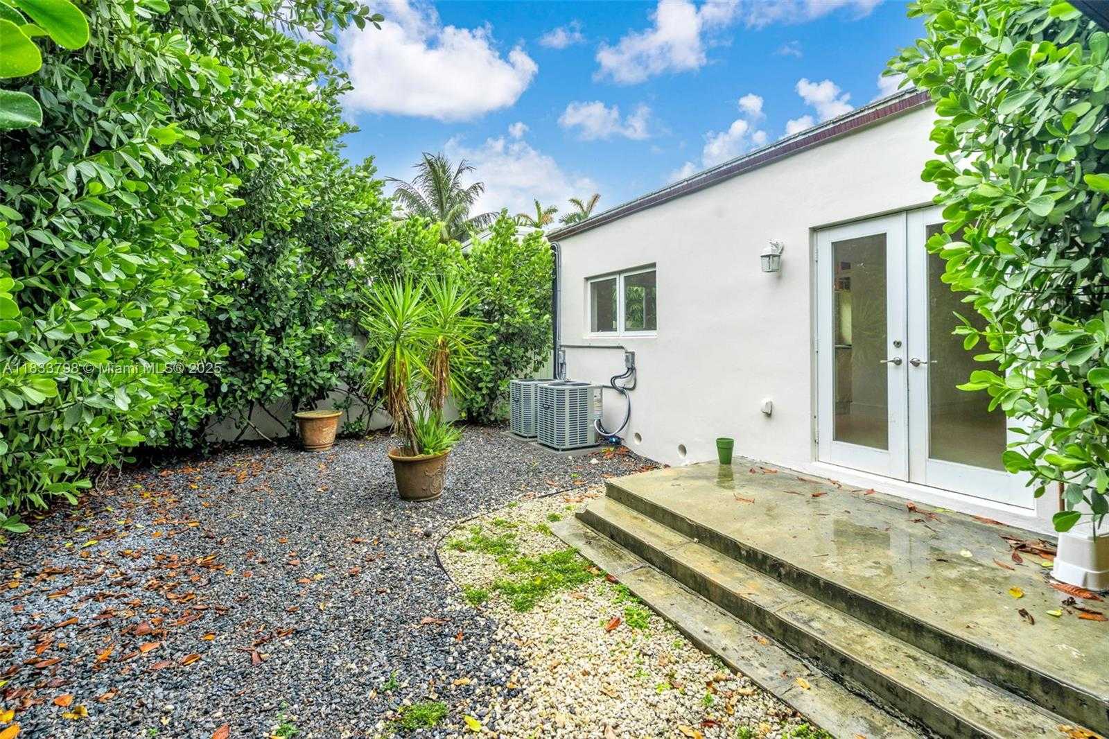 Small Image of 1232 LENOX AVE, Miami Beach Number 14