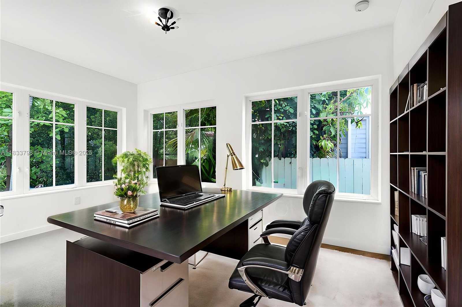 Small Image of 1232 LENOX AVE, Miami Beach Number 2
