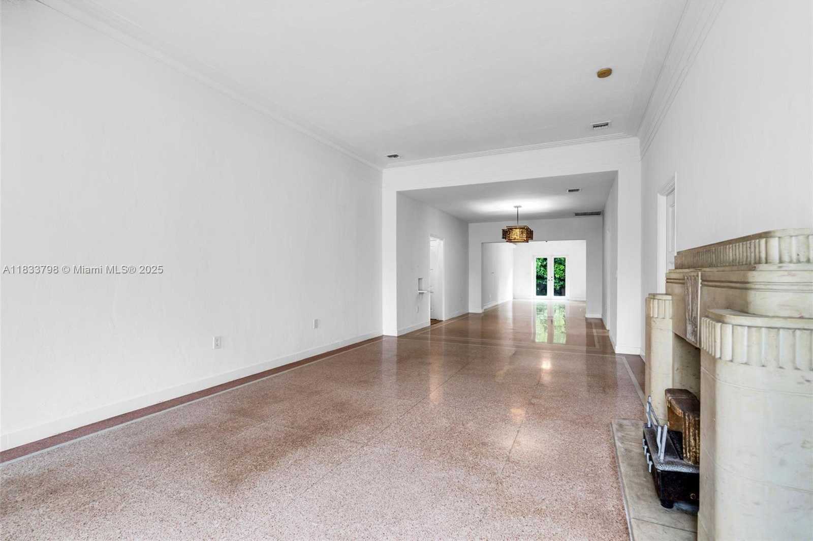 Small Image of 1232 LENOX AVE, Miami Beach Number 4
