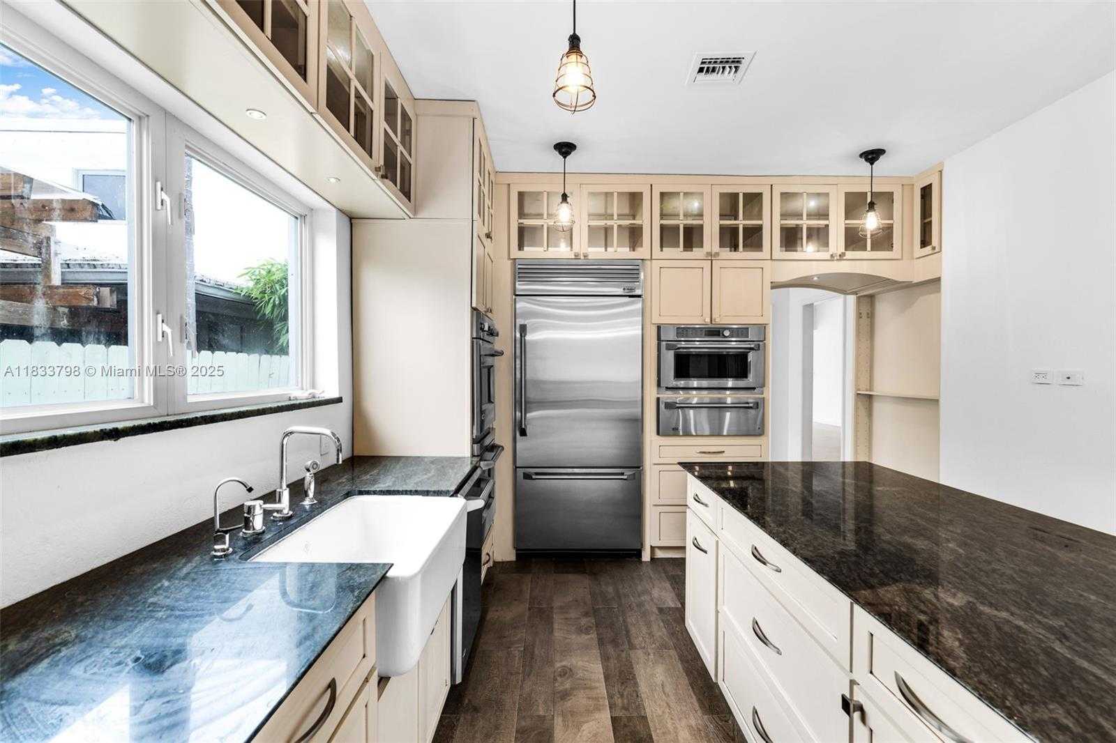 Small Image of 1232 LENOX AVE, Miami Beach Number 7