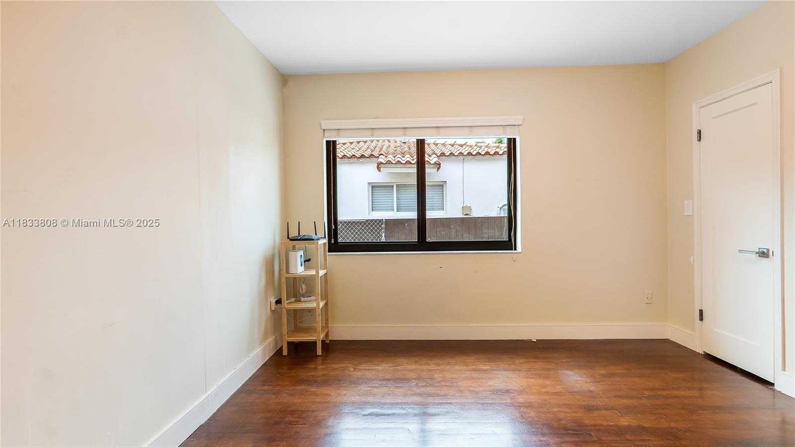 Small Image of 619 SOUTH WEST 20TH RD, Miami Number 21