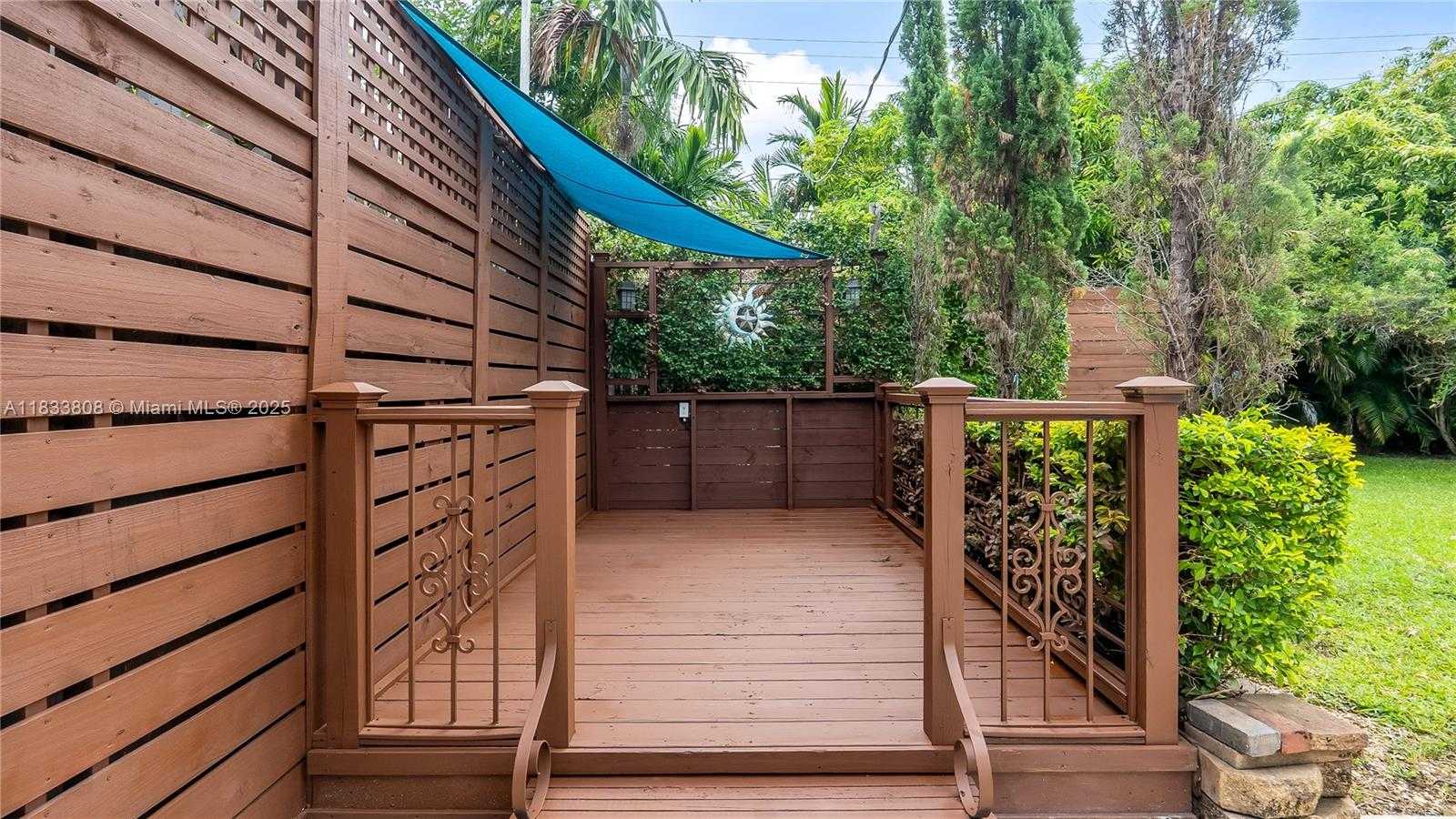 Small Image of 619 SOUTH WEST 20TH RD, Miami Number 26