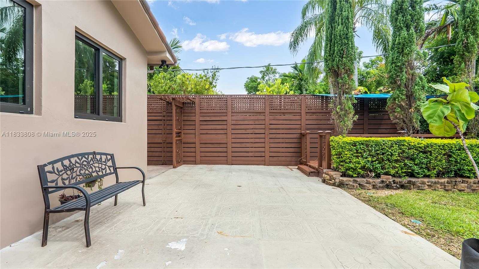 Small Image of 619 SOUTH WEST 20TH RD, Miami Number 27