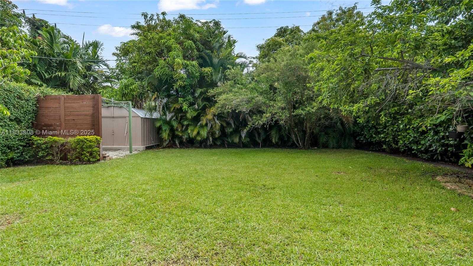 Small Image of 619 SOUTH WEST 20TH RD, Miami Number 28