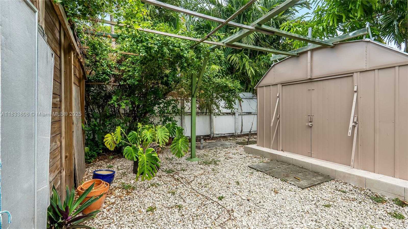 Small Image of 619 SOUTH WEST 20TH RD, Miami Number 29
