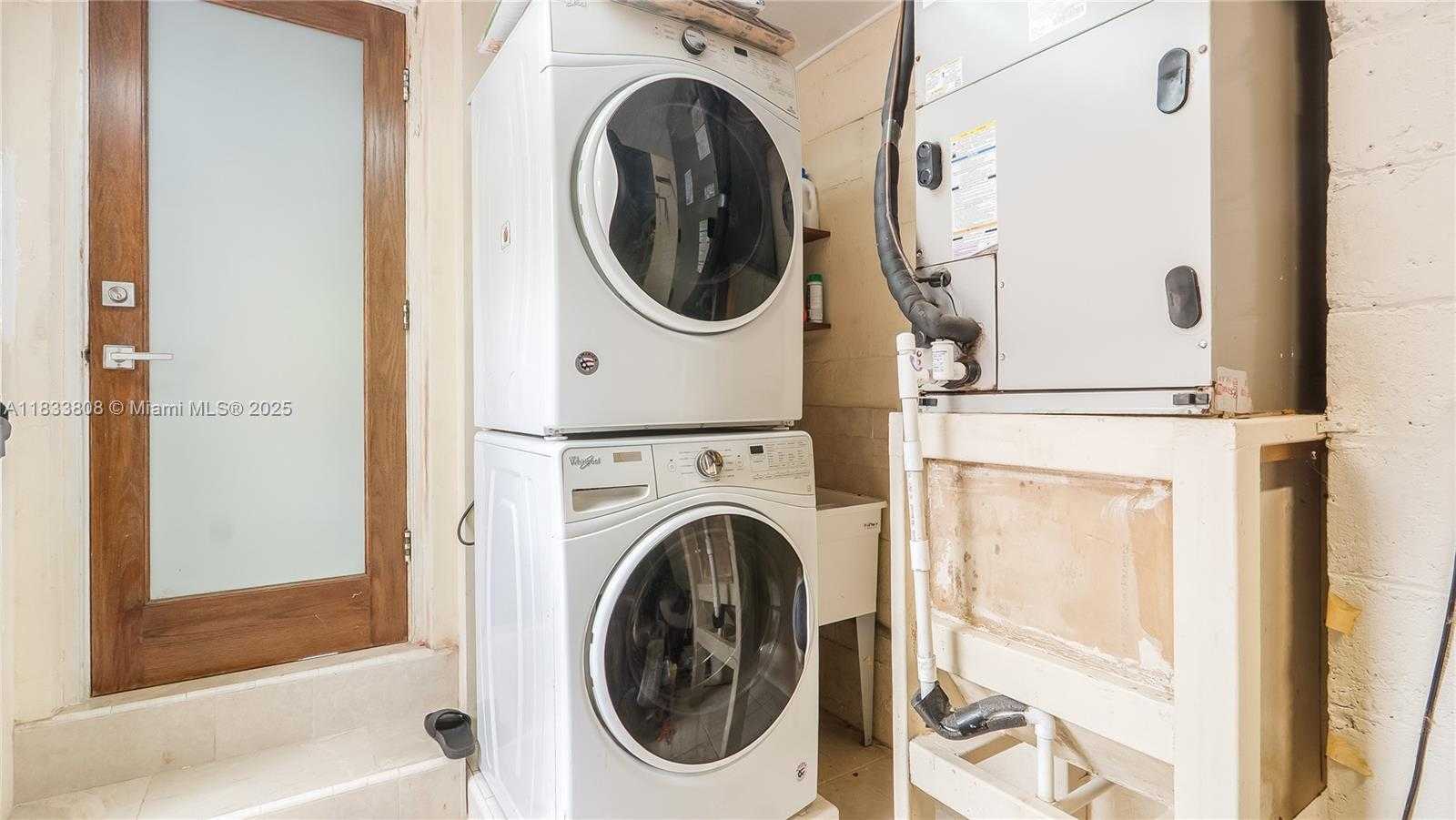 Small Image of 619 SOUTH WEST 20TH RD, Miami Number 31