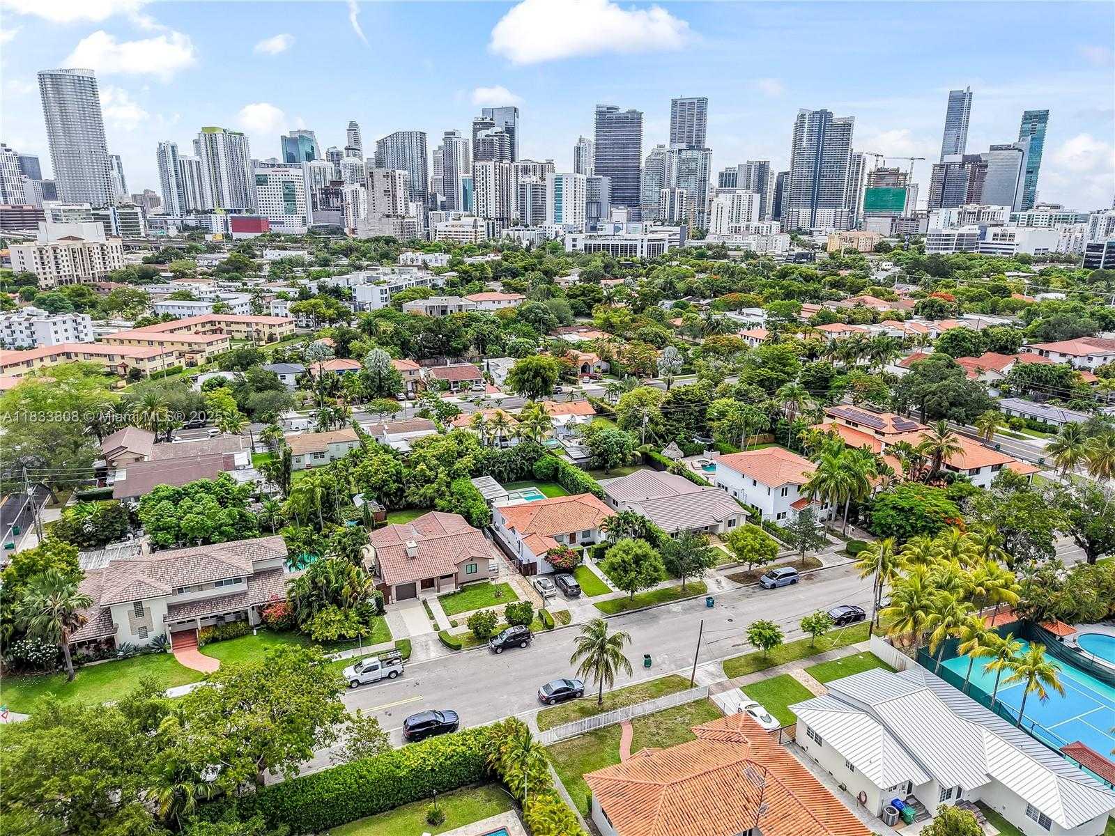 Small Image of 619 SOUTH WEST 20TH RD, Miami Number 37