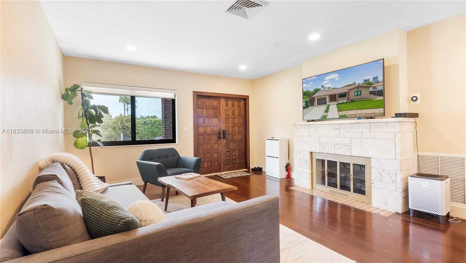 Small Image of 619 SOUTH WEST 20TH RD, Miami Number 5