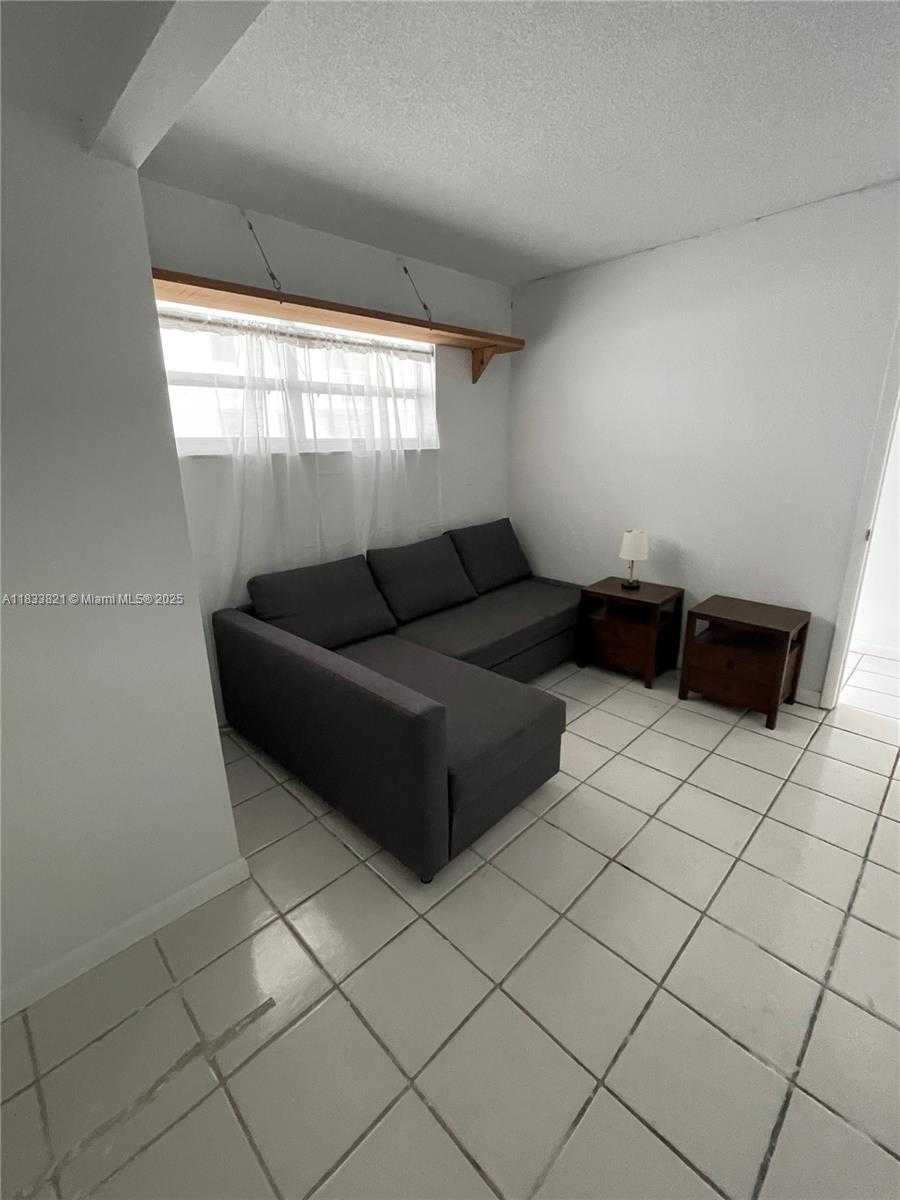 Small Image of 1331 LINCOLN RD #402, Miami Beach Number 12