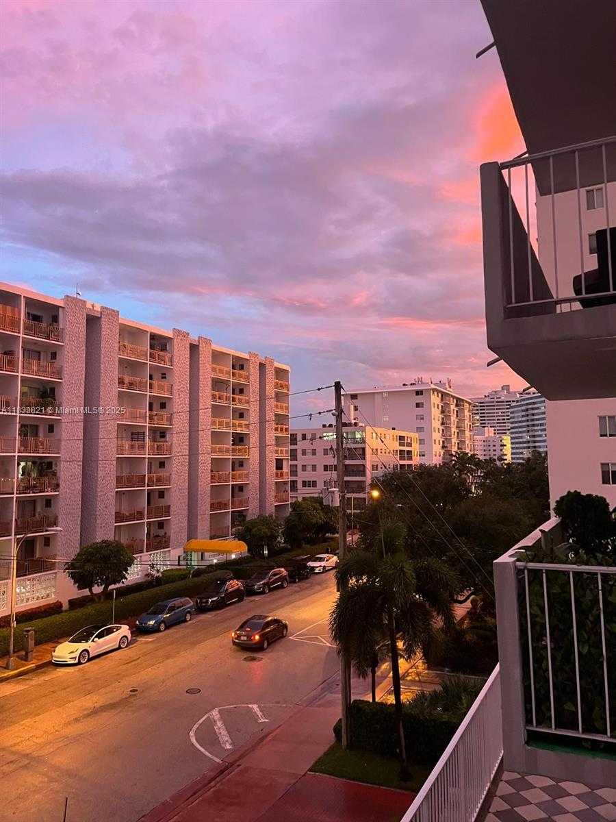 Small Image of 1331 LINCOLN RD #402, Miami Beach Number 18