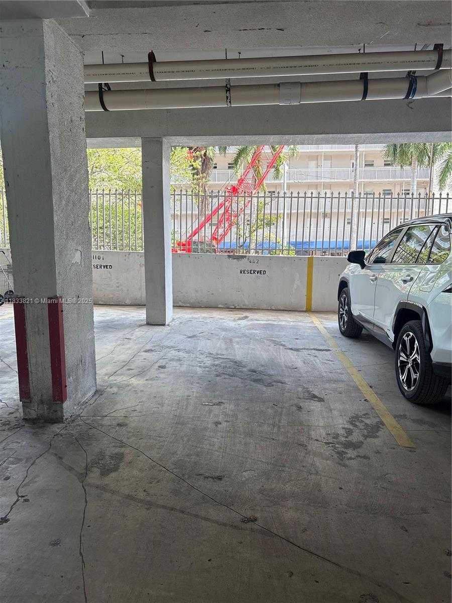 Small Image of 1331 LINCOLN RD #402, Miami Beach Number 24