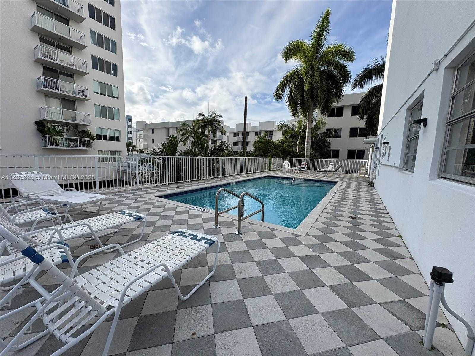 Small Image of 1331 LINCOLN RD #402, Miami Beach Number 27