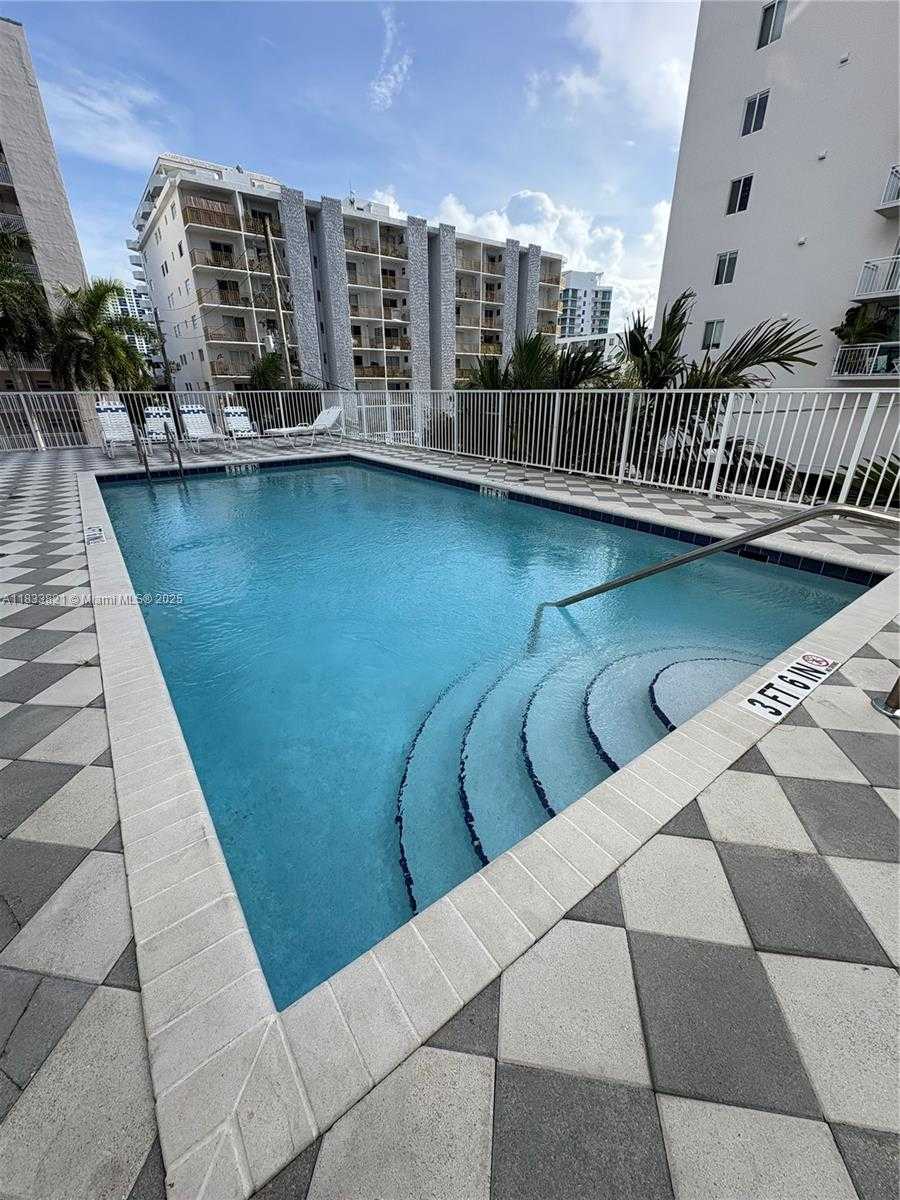 Small Image of 1331 LINCOLN RD #402, Miami Beach Number 34