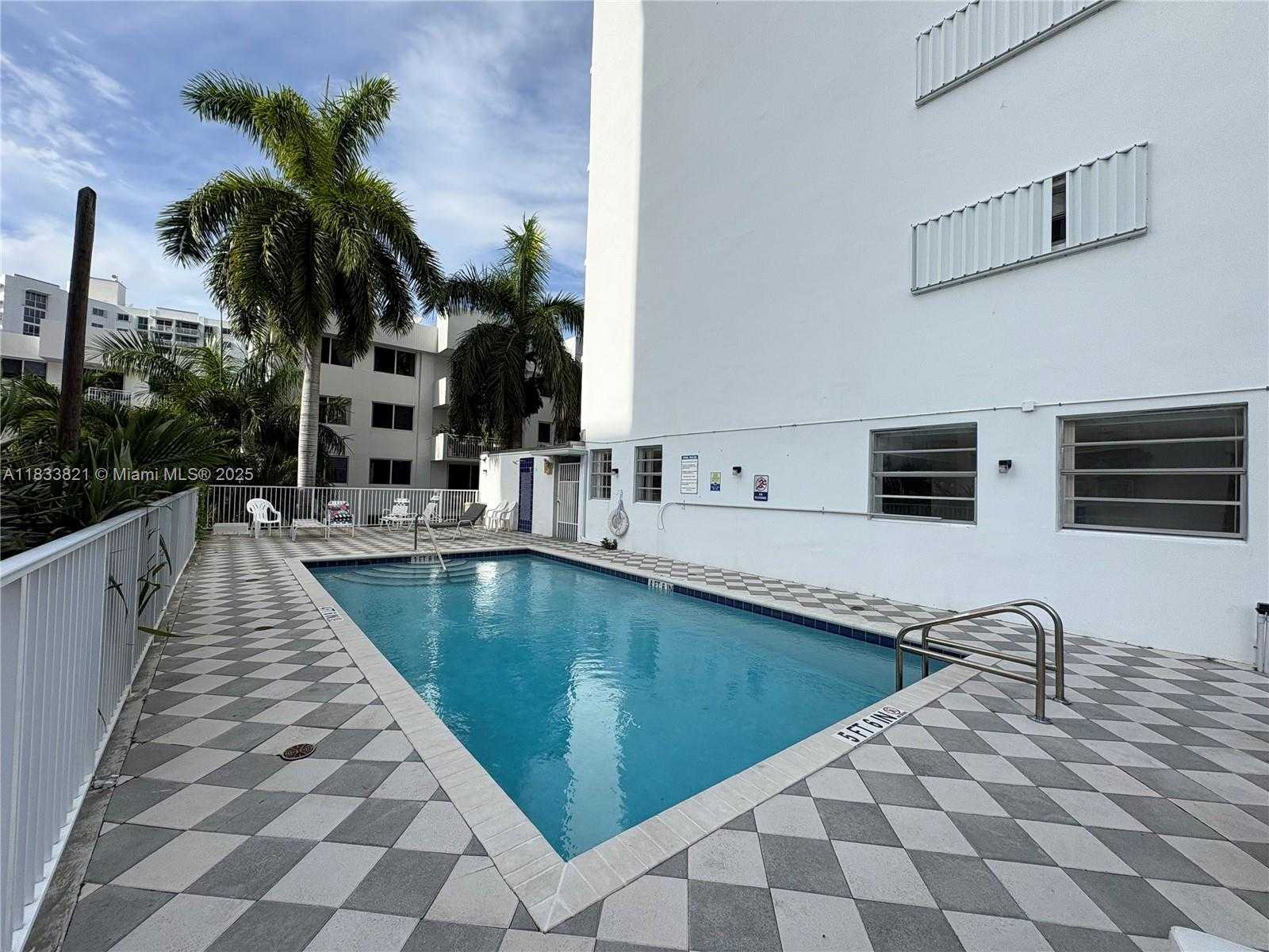 Small Image of 1331 LINCOLN RD #402, Miami Beach Number 36