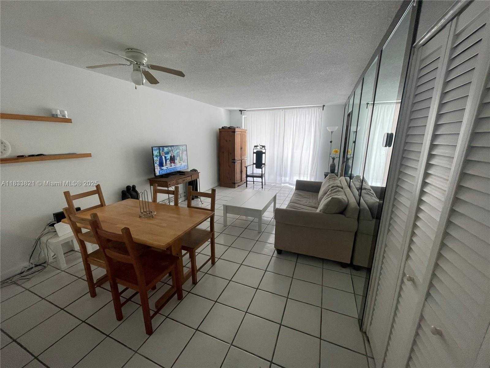 Small Image of 1331 LINCOLN RD #402, Miami Beach Number 4