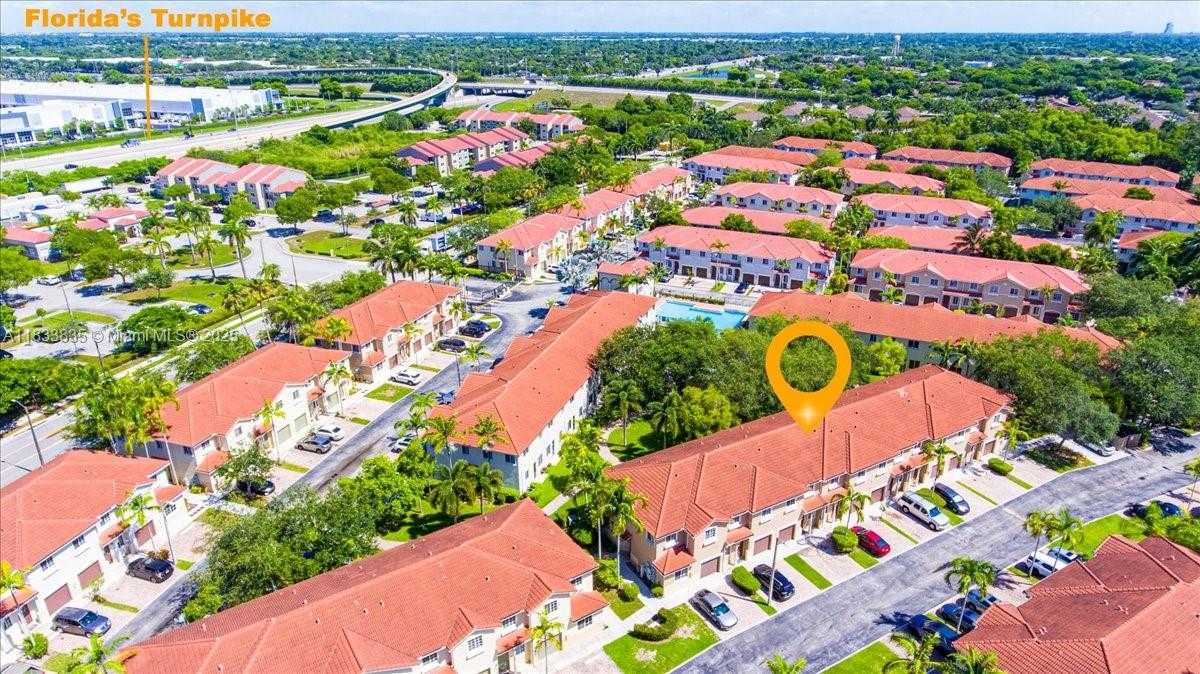 Small Image of 21007 NORTH WEST 14 PL #351, Miami Gardens Number 2