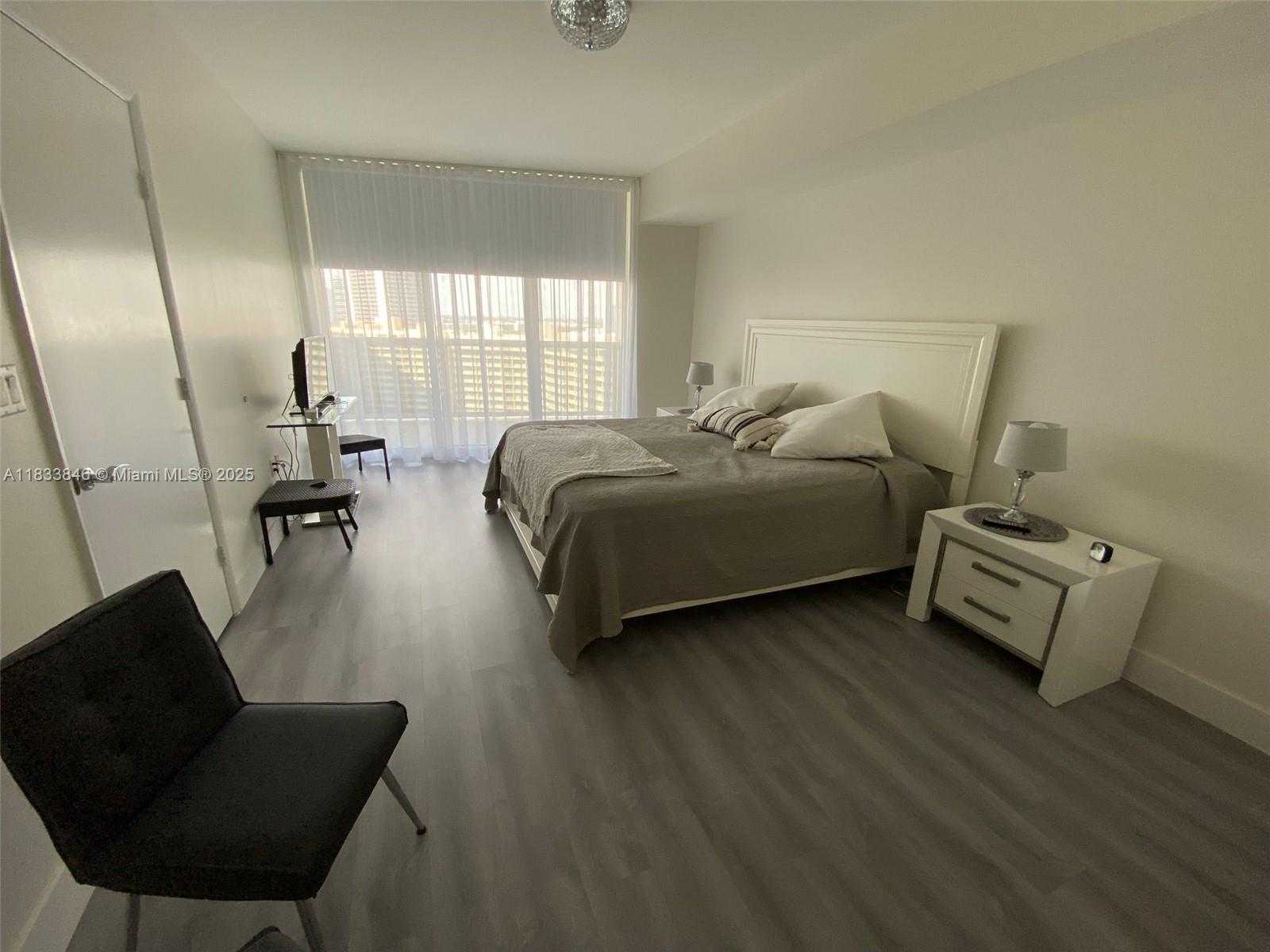 Small Image of 1850 SOUTH OCEAN DR #1409, Hallandale Beach Number 11