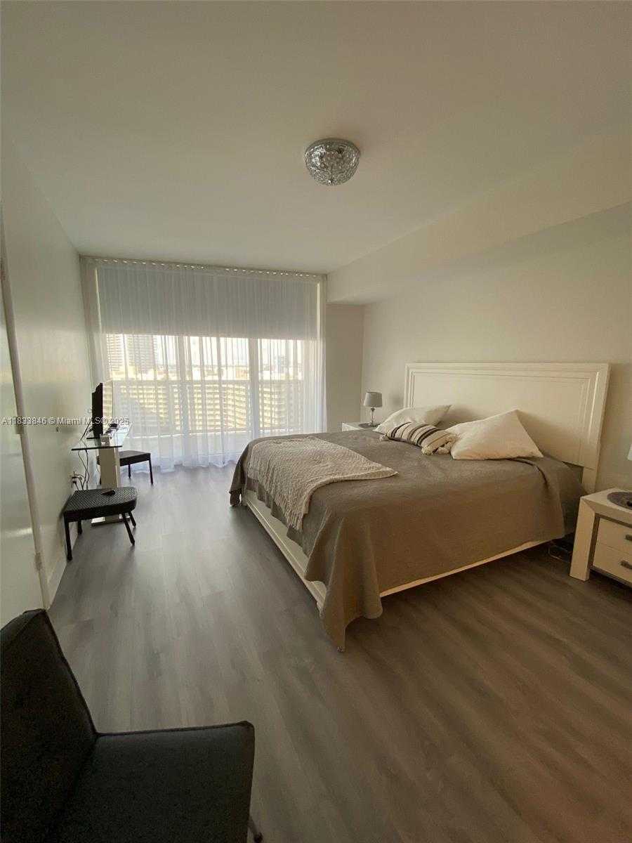 Small Image of 1850 SOUTH OCEAN DR #1409, Hallandale Beach Number 12