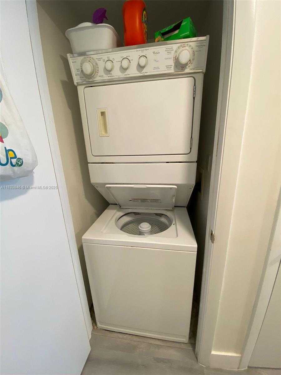 Small Image of 1850 SOUTH OCEAN DR #1409, Hallandale Beach Number 21