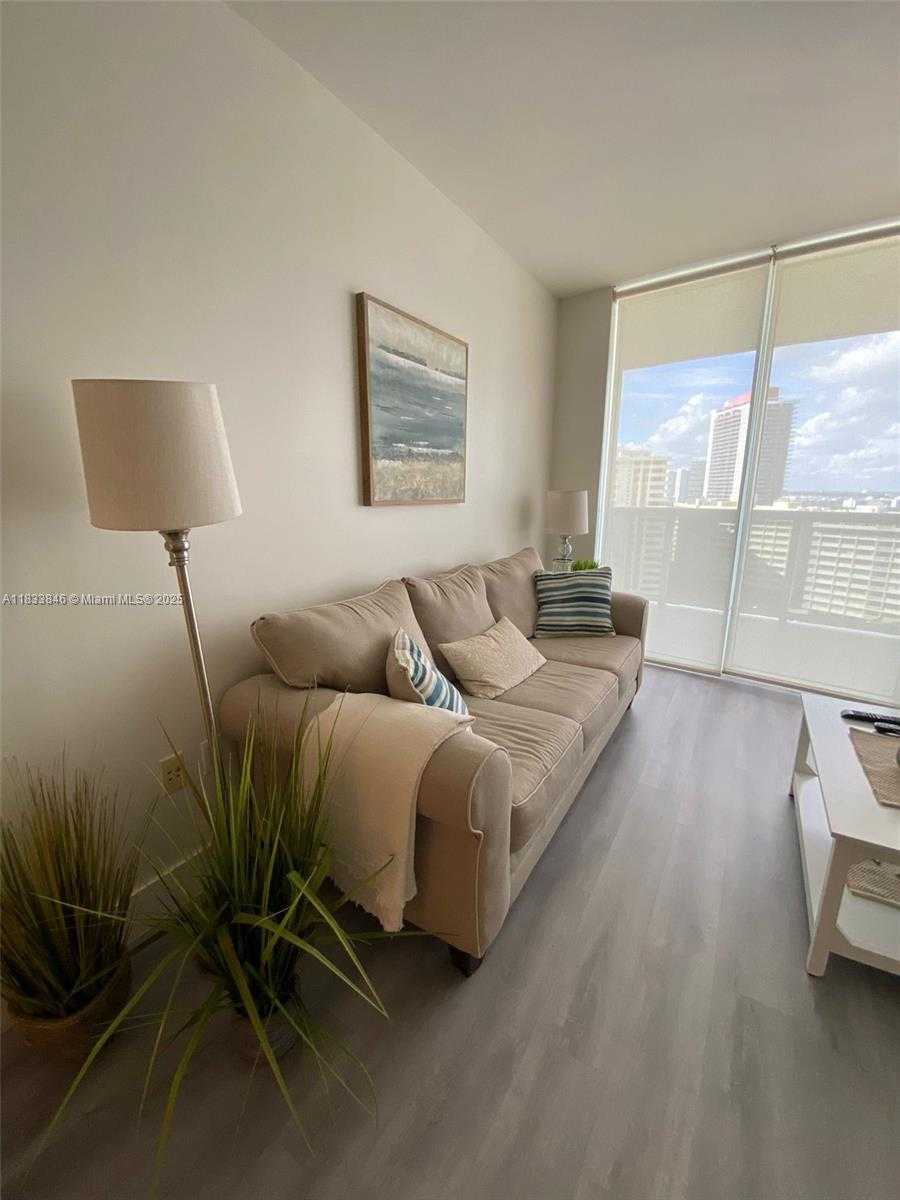 Small Image of 1850 SOUTH OCEAN DR #1409, Hallandale Beach Number 5