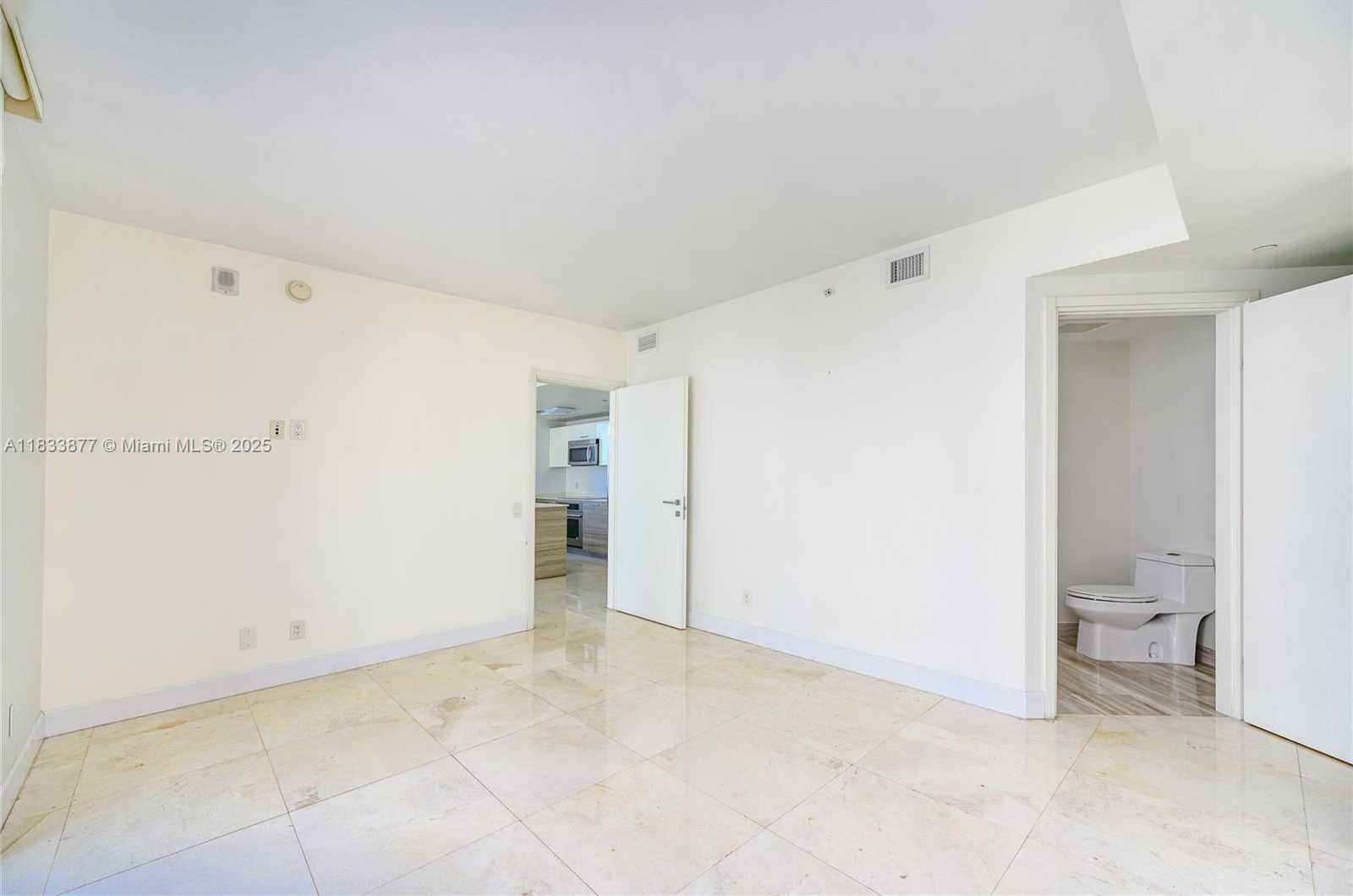 Small Image of 1300 BRICKELL BAY DR #809, Miami Number 20