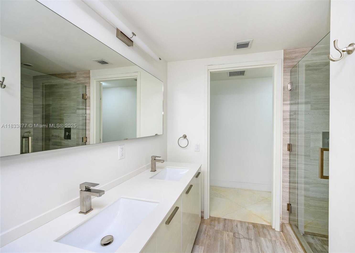 Small Image of 1300 BRICKELL BAY DR #809, Miami Number 22
