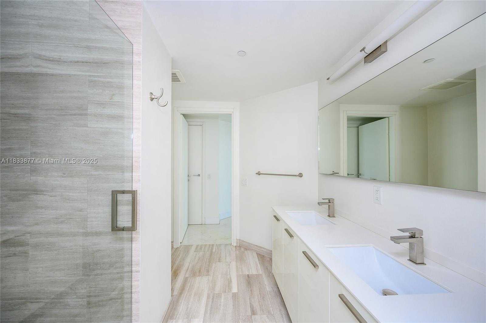 Small Image of 1300 BRICKELL BAY DR #809, Miami Number 23