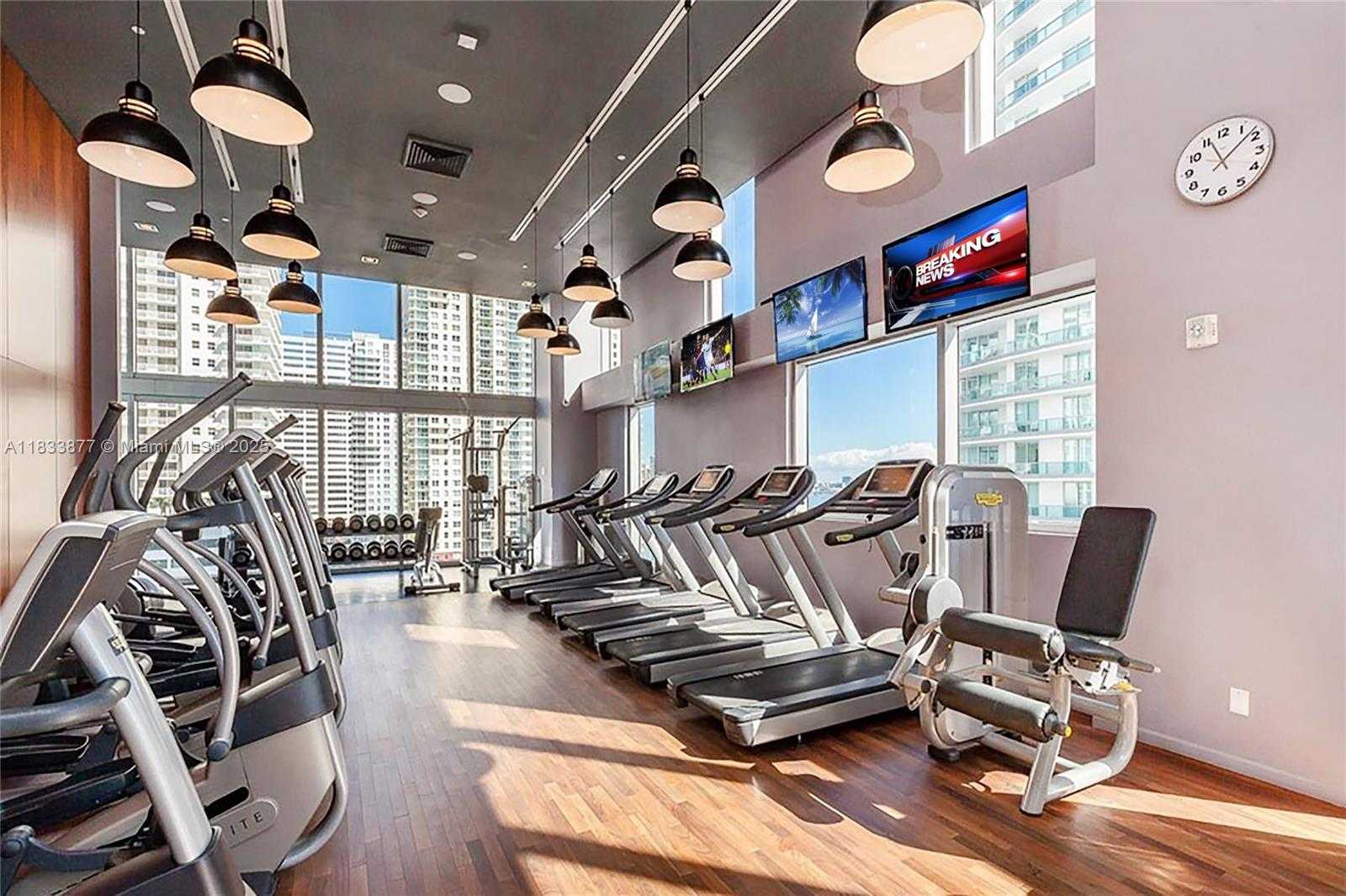 Small Image of 1300 BRICKELL BAY DR #809, Miami Number 26